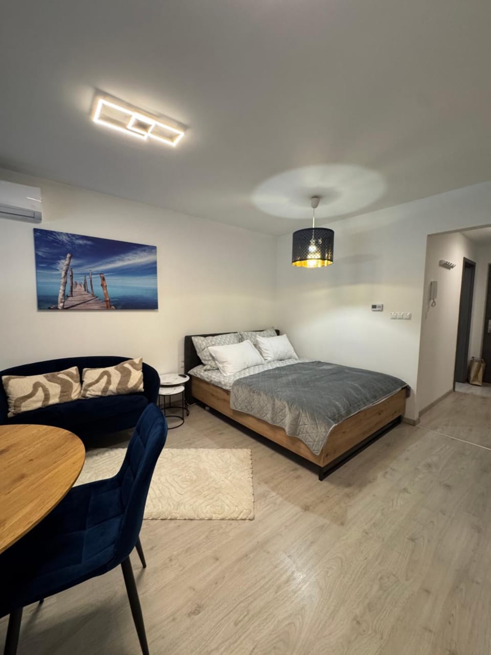 Azzurro Room Apartment in Hungary