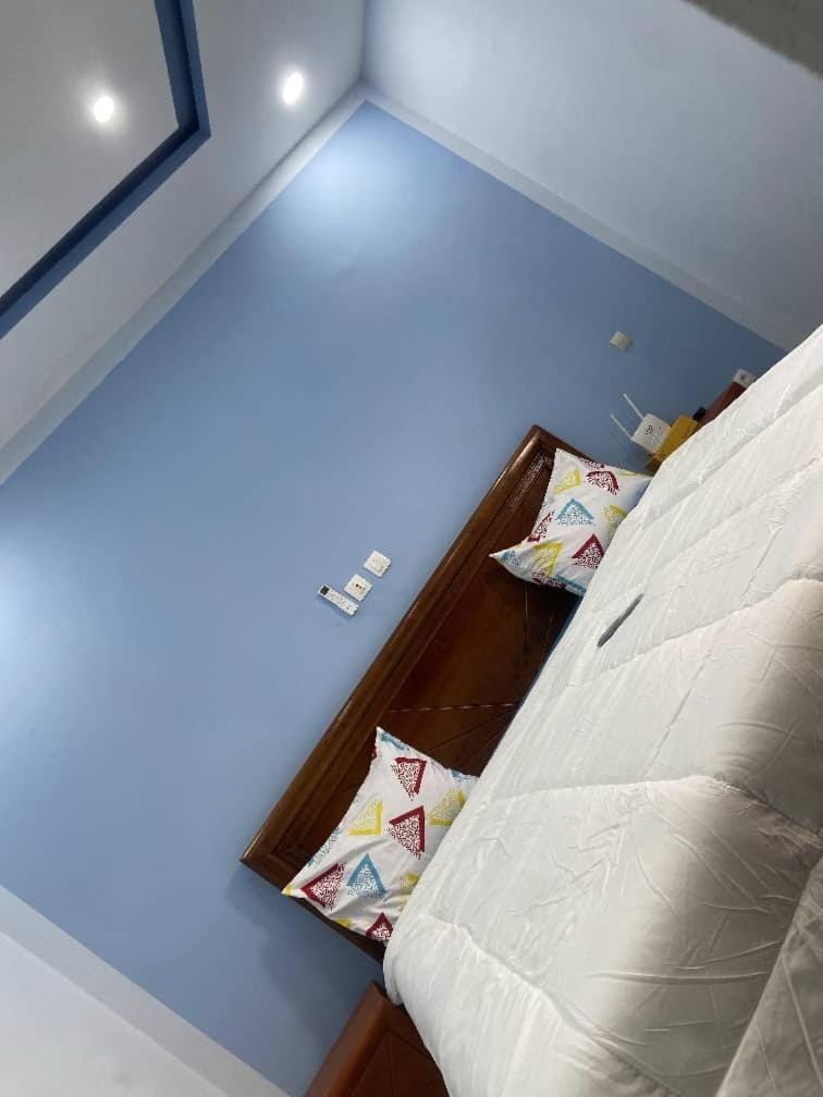 RDC 1 Porte 2 Apartment in Africa