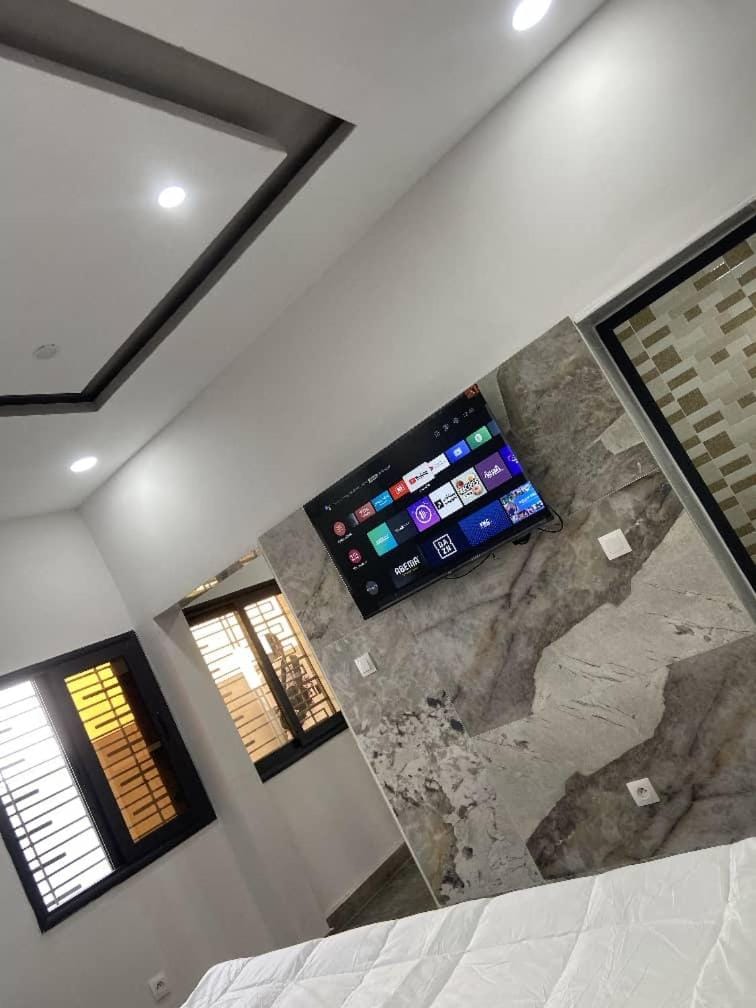 RDC 1 Porte 2 Apartment in Africa