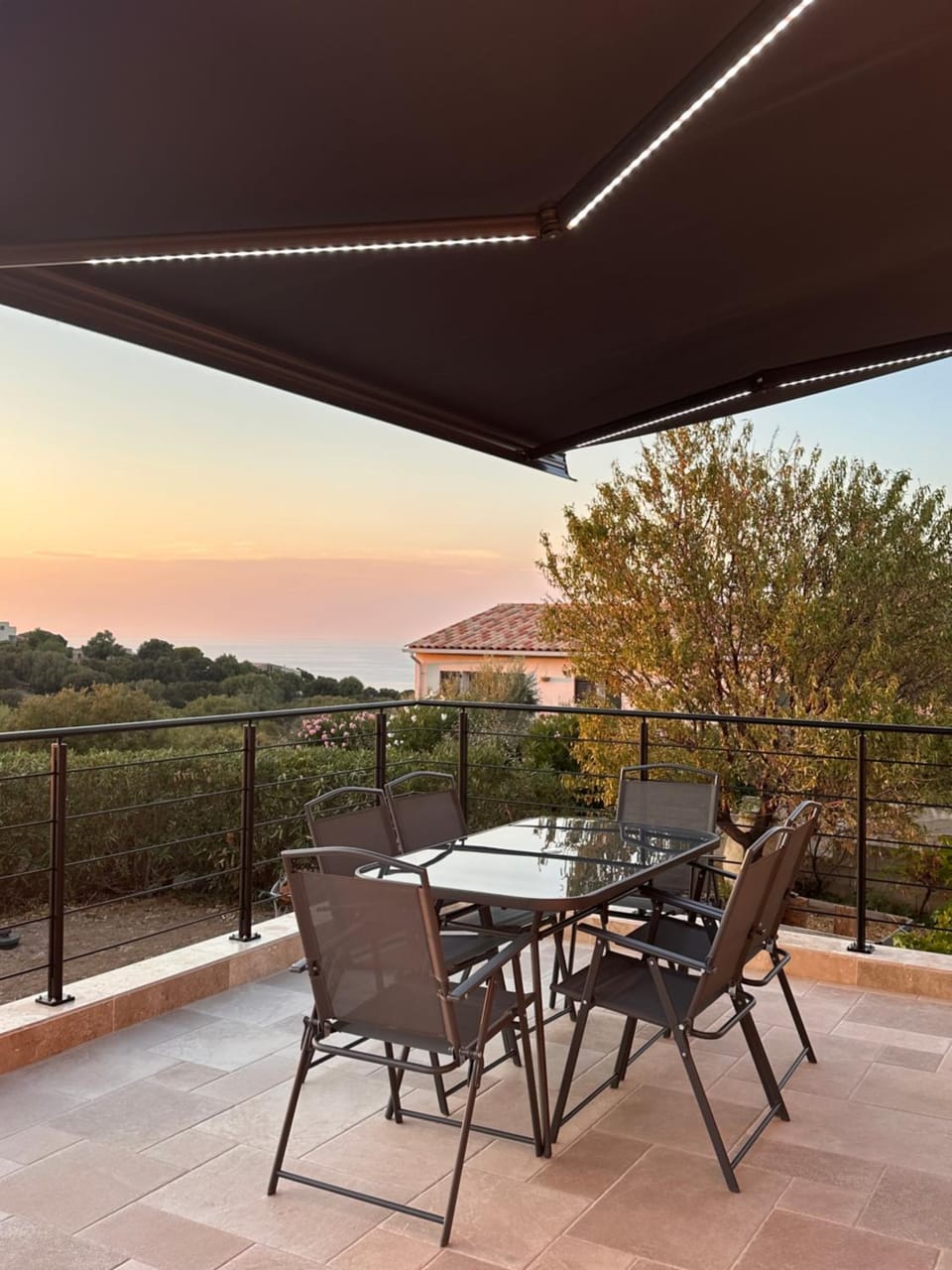 View (from property/room), Balcony/Terrace, Dining area