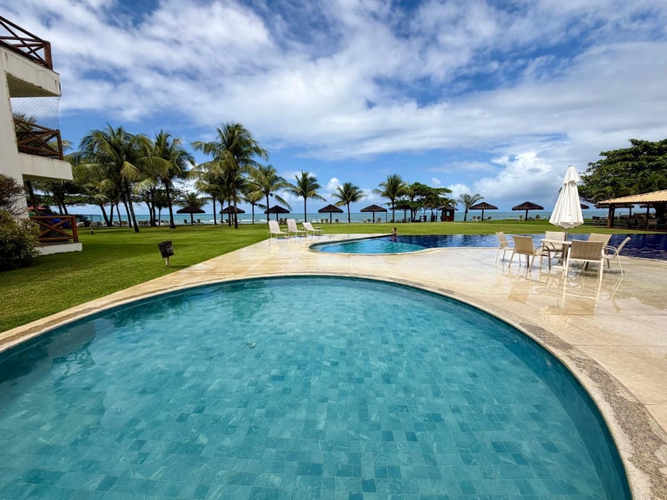 Pool view, Swimming pool, sunbed
