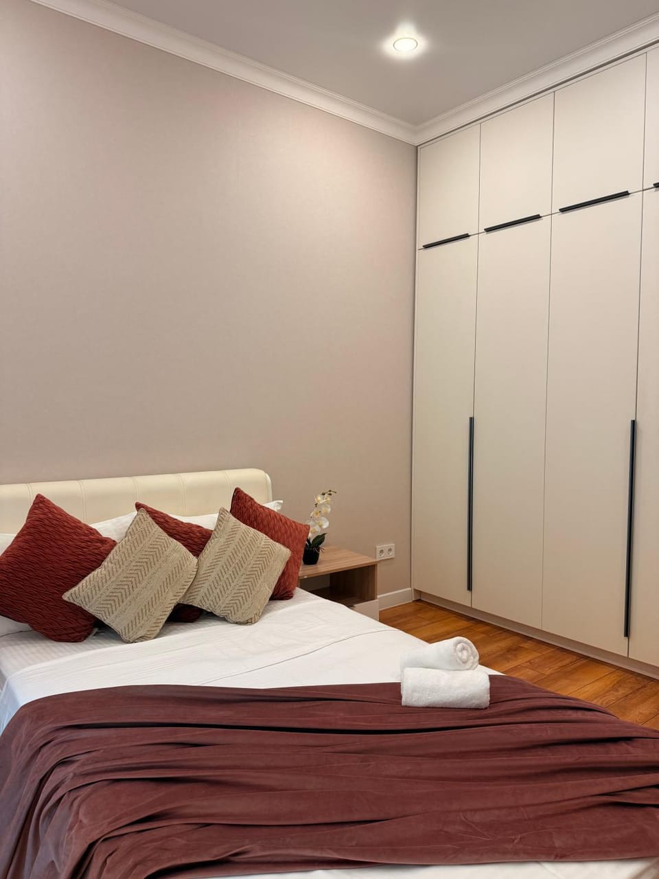 Bed, Photo of the whole room, Bedroom, wardrobe