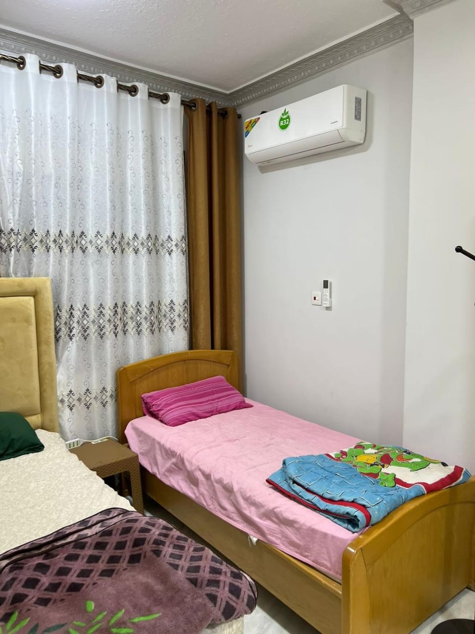 Bed, Bedroom, air conditioner