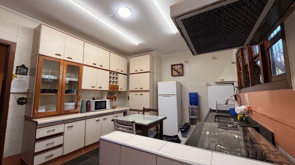 Kitchen or kitchenette, dishwasher, stove, Internal: Not applicable to any particular room