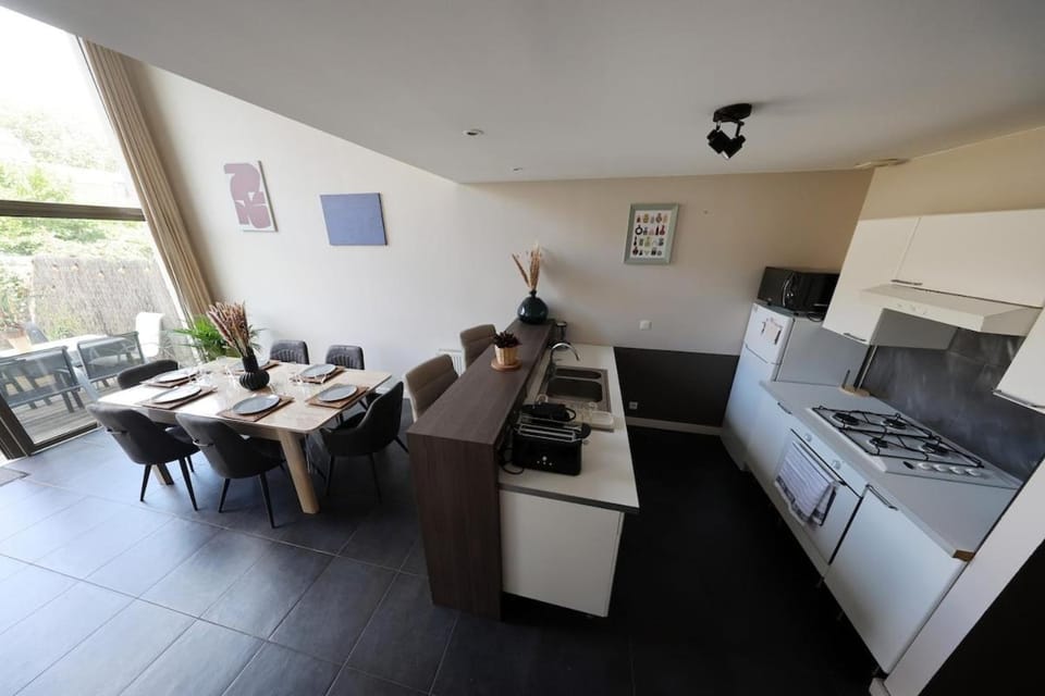 Maison avec jardin à Croix, près de Lille House in Hauts-de-France
