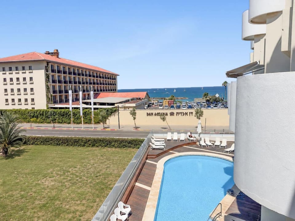 Beachfront Azure Duplex Apartment in Herzliya