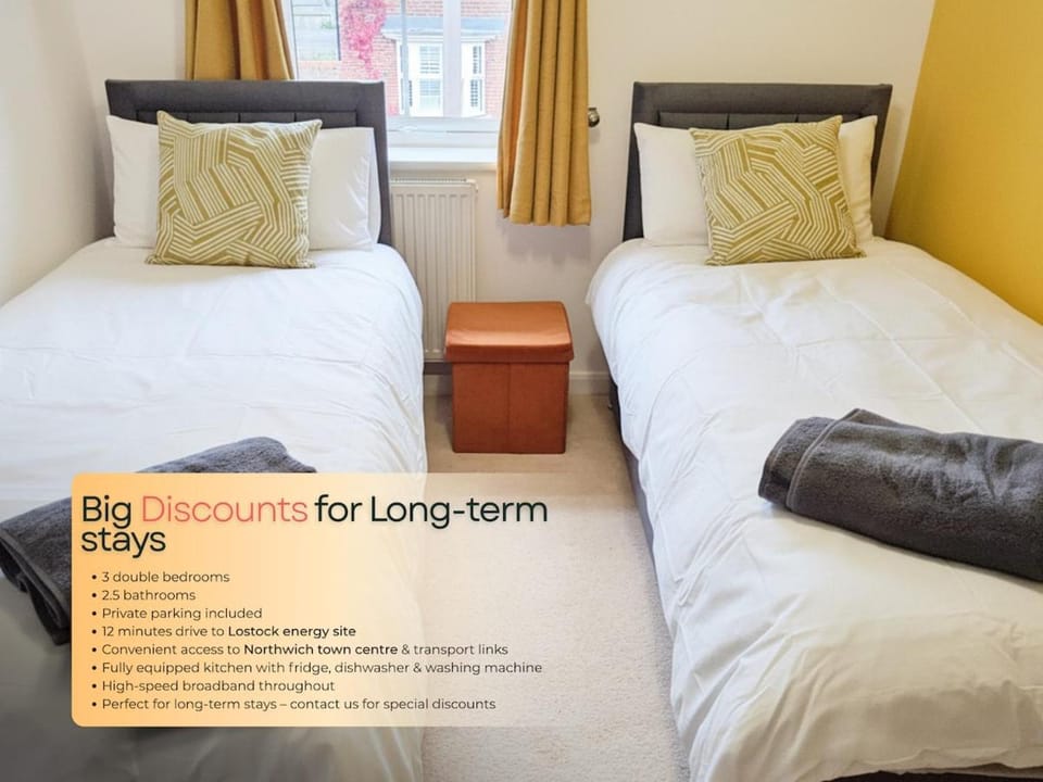 Check In & Feel at Home Free WiFi & Parking House in Northwich