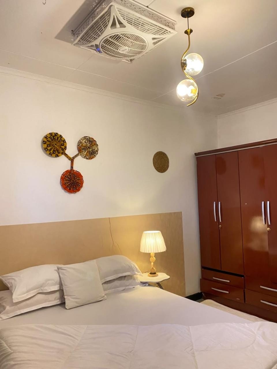 2BR TOWN APT NEAR VILLAGE SUPERMKT, RESTURANTs, HOSPTL Apartment in Arusha