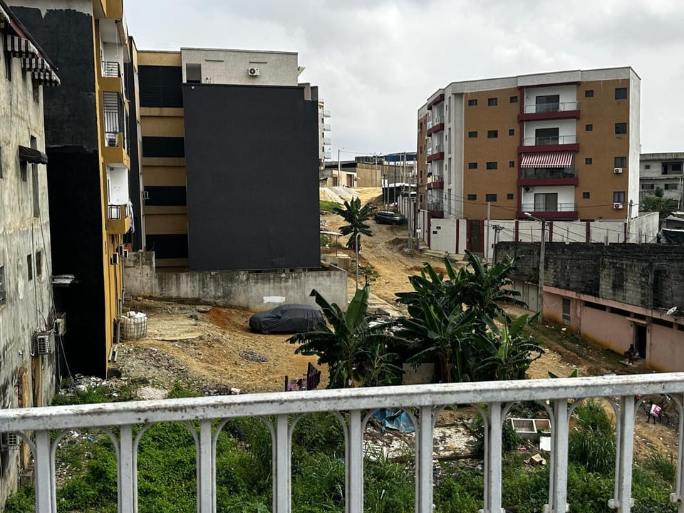 Spacieux 2Cham-Aéroport 50Min-Parking Privé-Centre Apartment in Africa