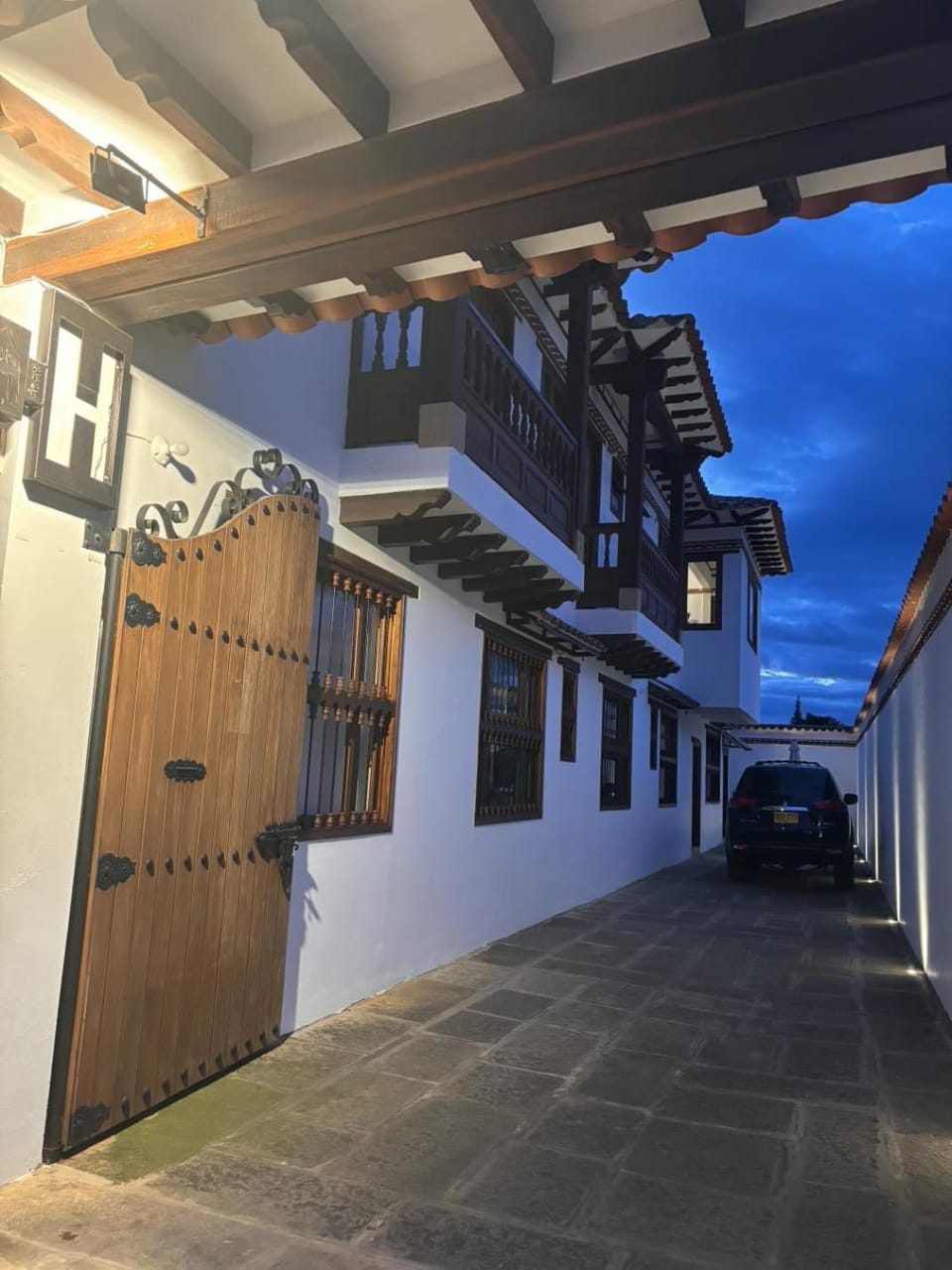 Property building, Neighbourhood, Parking