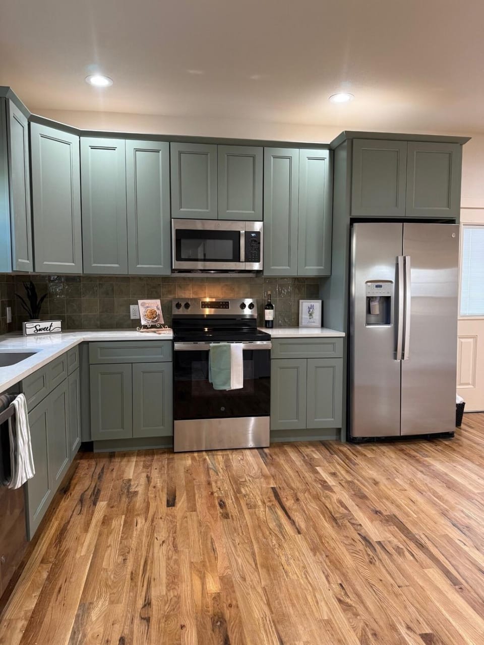 Coffee/tea facilities, Kitchen or kitchenette, dishwasher, oven, toaster