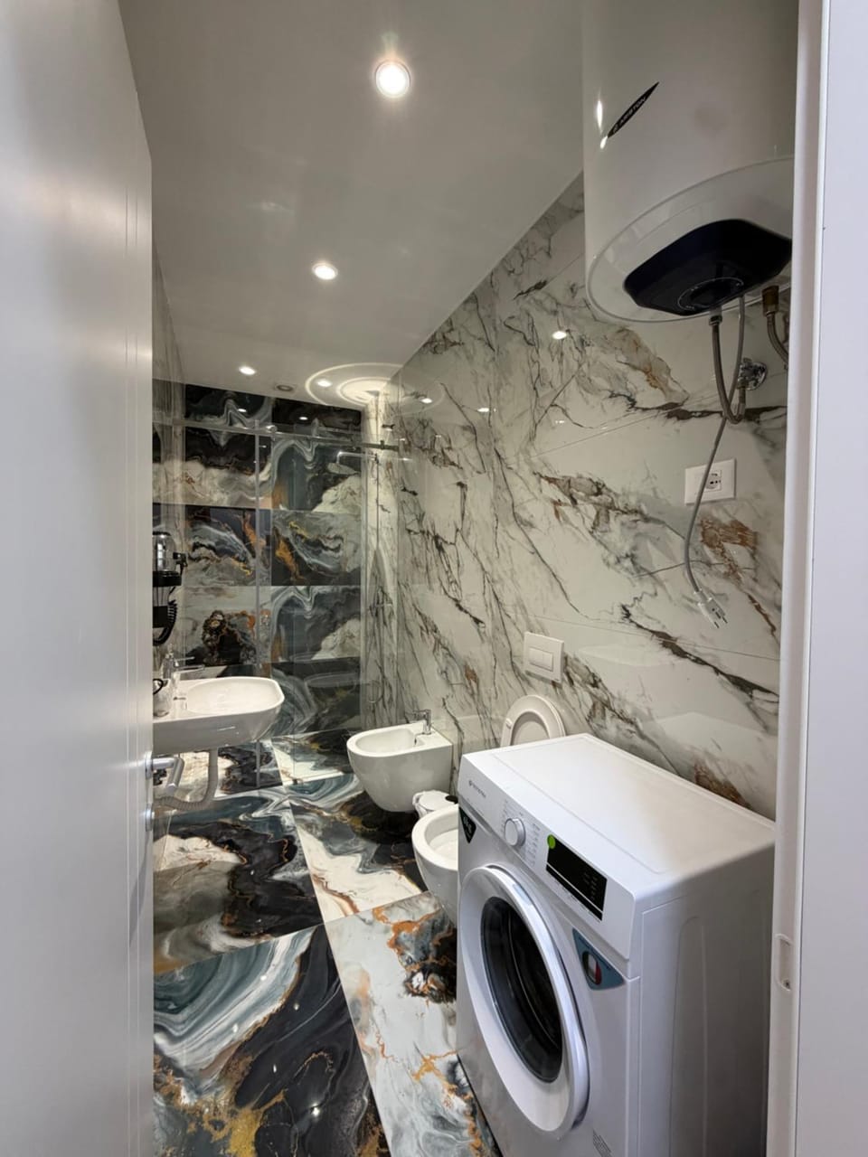 Shower, Toilet, Bathroom, washing machine