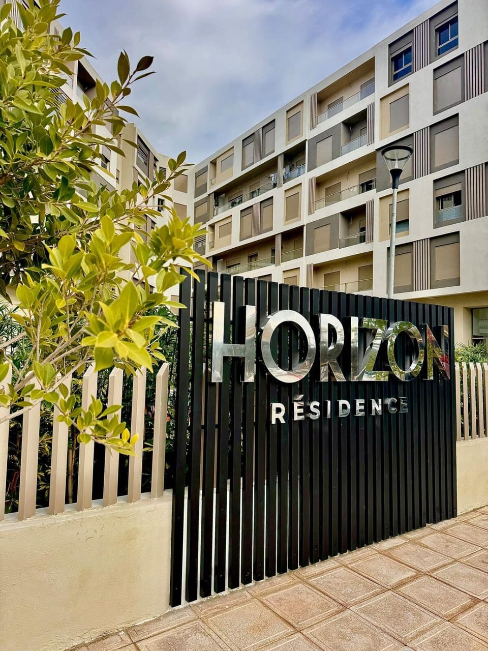 Modern 2BR Pool, klima, parking near stadiumAirport Apartment in Tangier