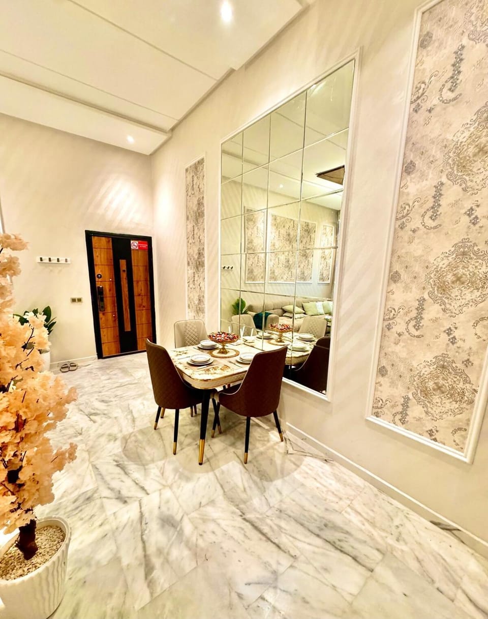 Modern 2BR Pool, klima, parking near stadiumAirport Apartment in Tangier