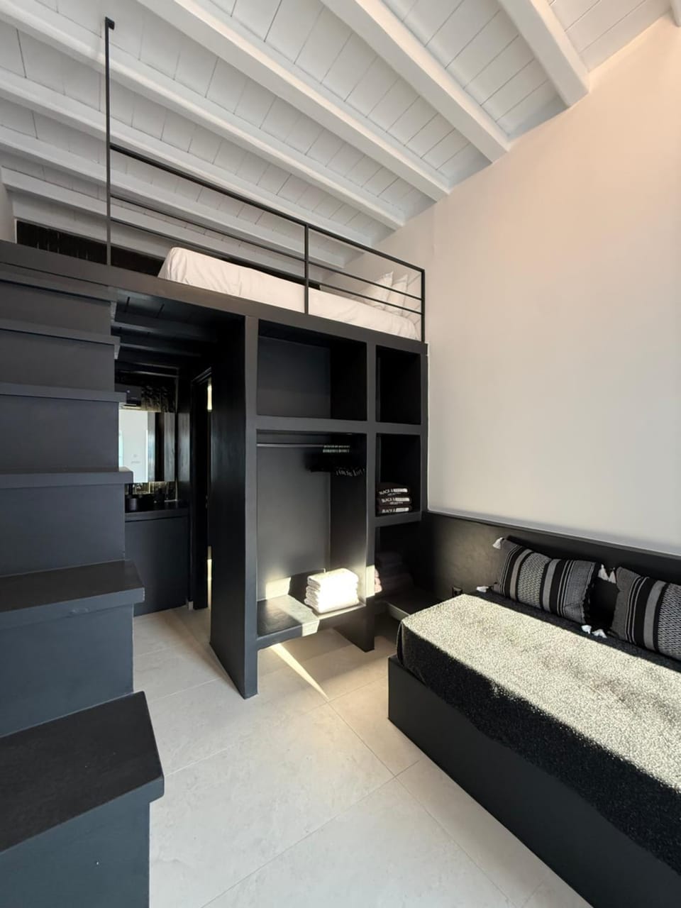 BLACK AND WHITE LOFTS - MYKONOS TOWN by Black and White Villas Apartment in Mykonos