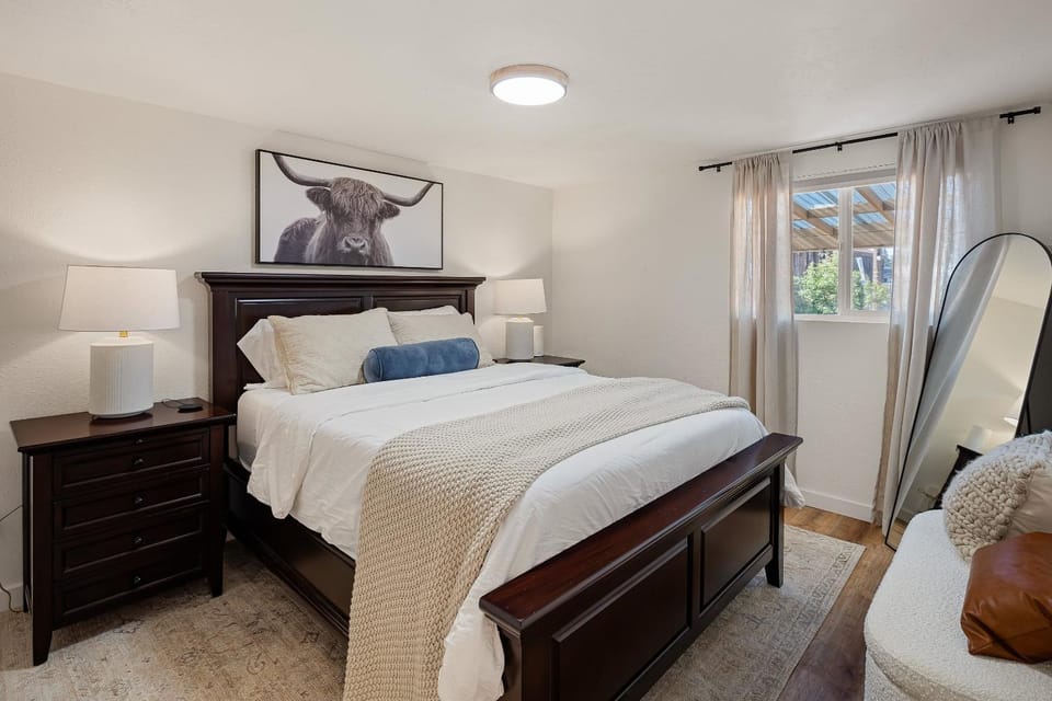 West House - Minutes to Autzen home House in Springfield