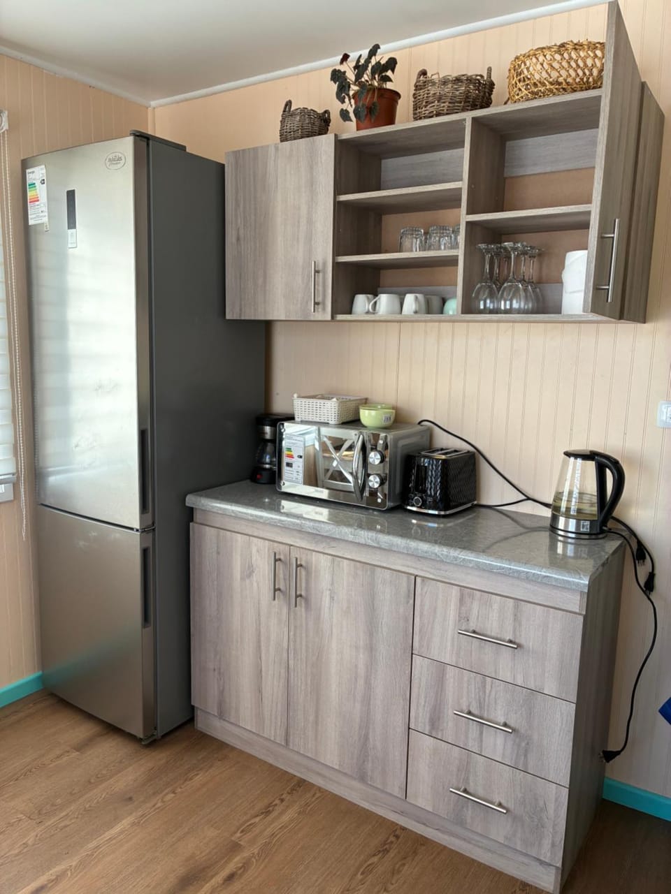 Coffee/tea facilities, Kitchen or kitchenette, oven