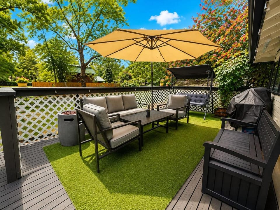 Patio, View (from property/room), Balcony/Terrace, Balcony/Terrace, Seating area, Garden view