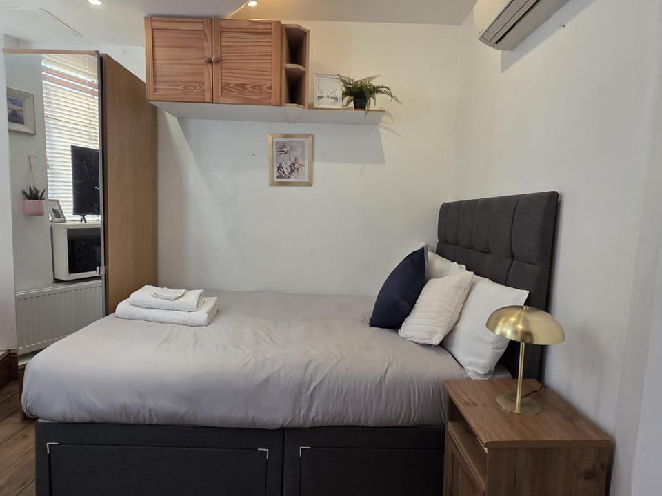 Cute n Cosy En-suite Bedroom Stay near Trafalgar Sq Vacation rental in City of Westminster