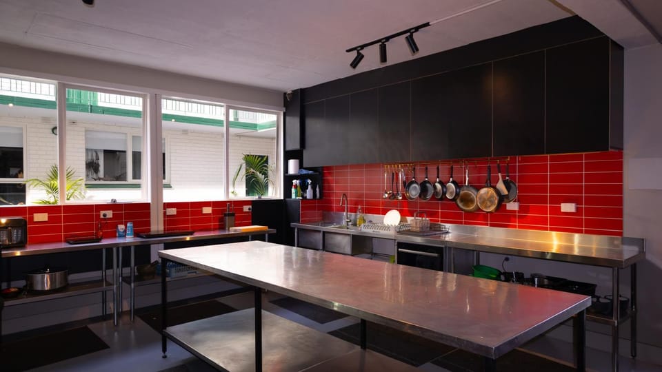 Kitchen or kitchenette, Kitchen or kitchenette