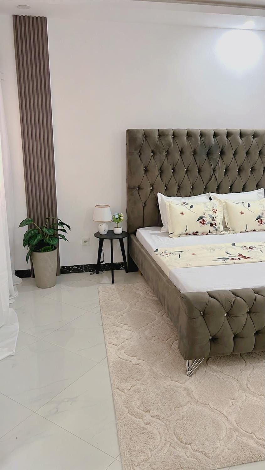 Private room with rooftop pool & mini gym Vacation rental in Dakar