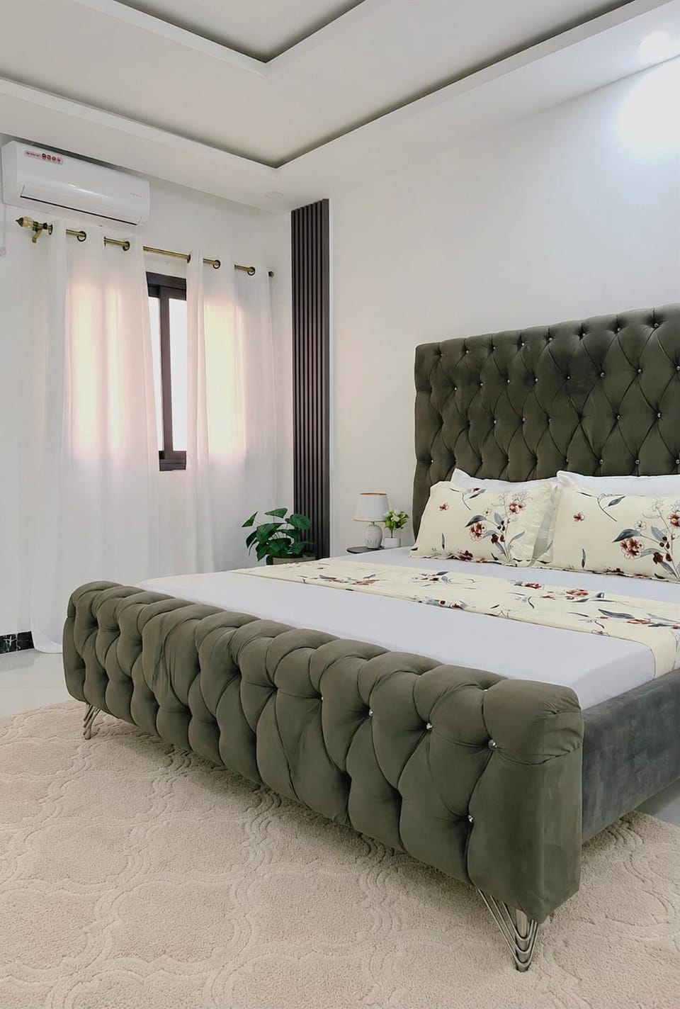 Private room with rooftop pool & mini gym Vacation rental in Dakar