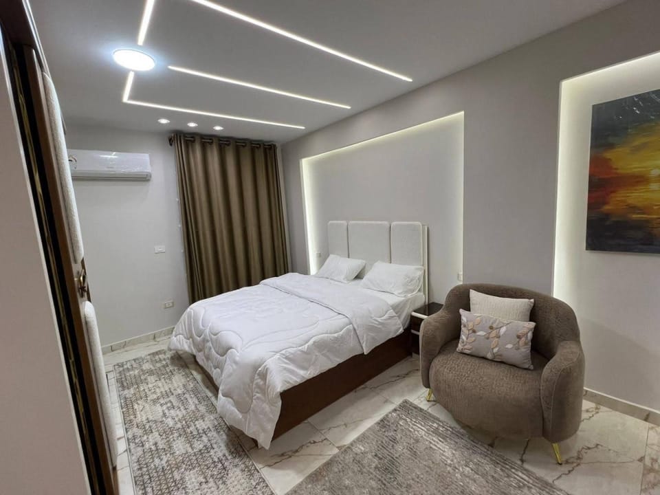 Photo of the whole room, Bedroom, air conditioner