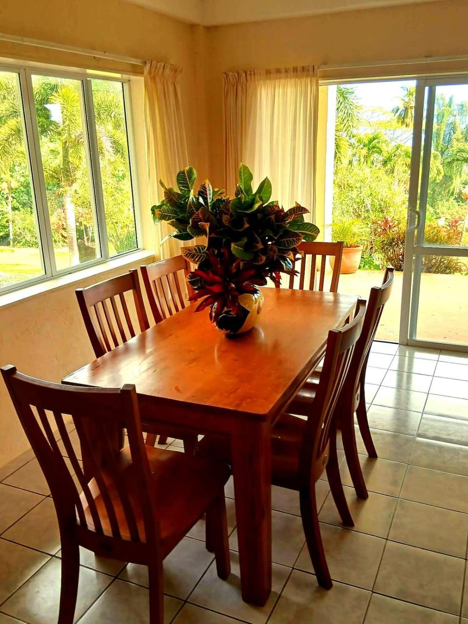Opua Highland, Hillside Ocean View Retreat House in Arorangi District
