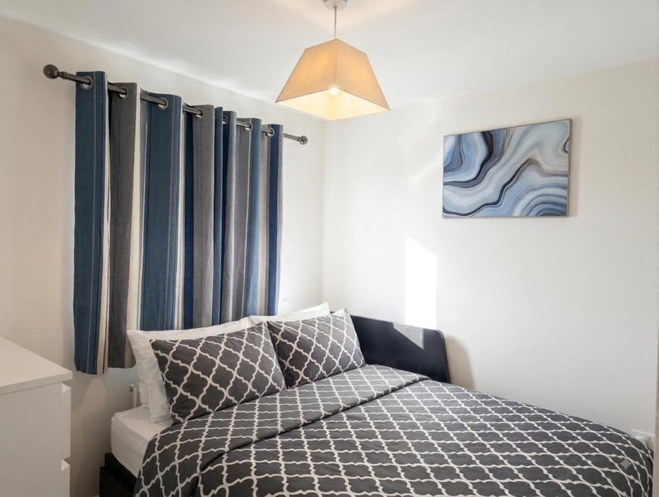 Business and Contractor Stay with free parking Vacation rental in Aylesbury Vale