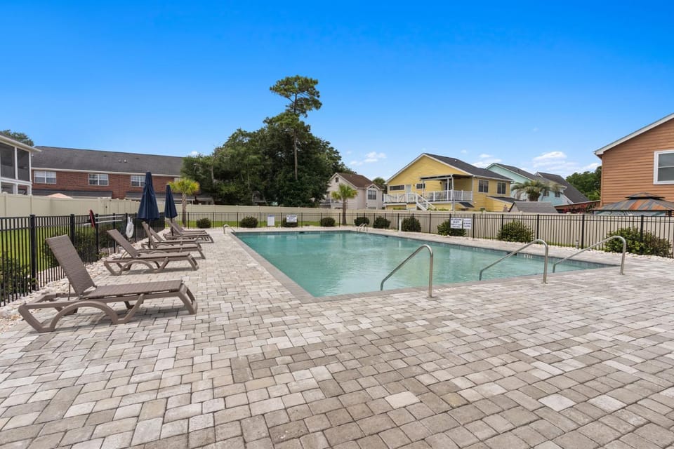 ONE More Day by the Dunes - 3BR 3BA w Pool & HotTub - Sleeps 13 House in North Myrtle Beach