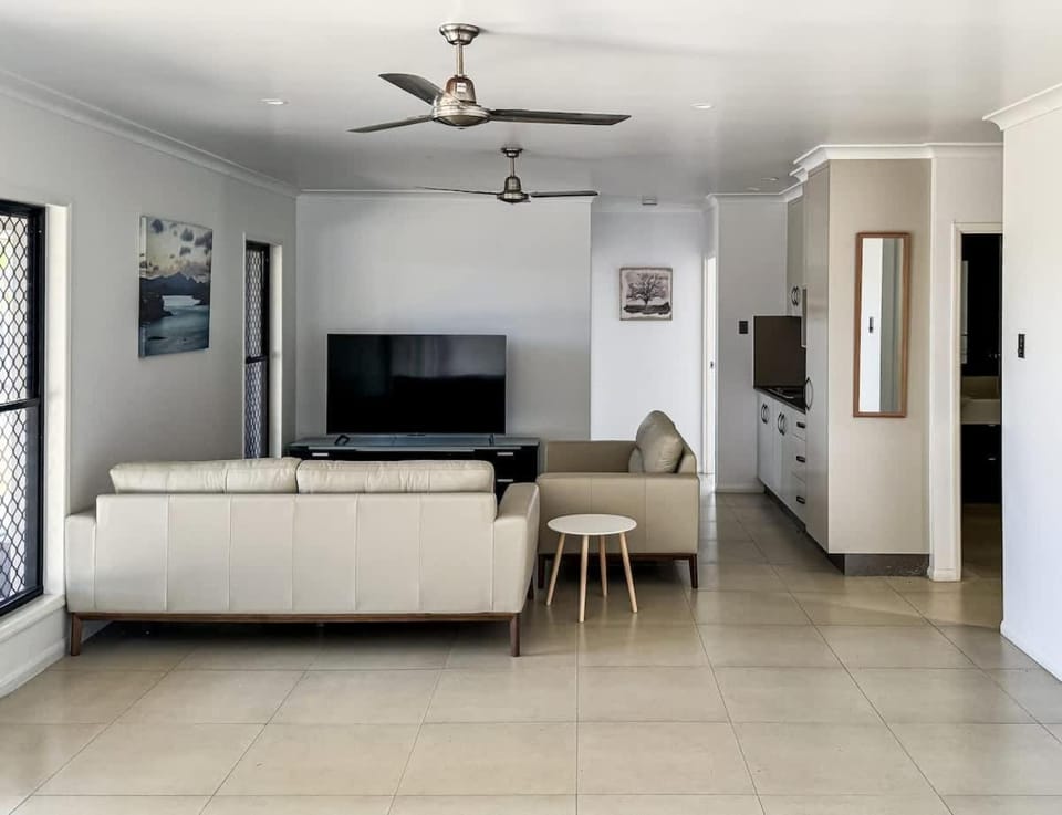 The Ranch - 4brm 3bth AC Pool House in Mackay