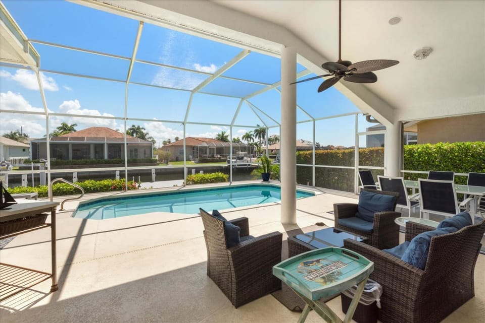 Coastal Canal Home 2 King Beds Pool & Kayaks House in Marco Island