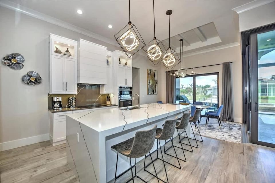 Luxury canal home w - heated pool & spa House in Marco Island