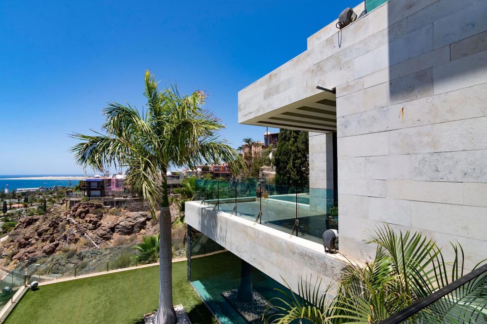Aura Majestic - Ocean View & Wellness Villa in Maspalomas