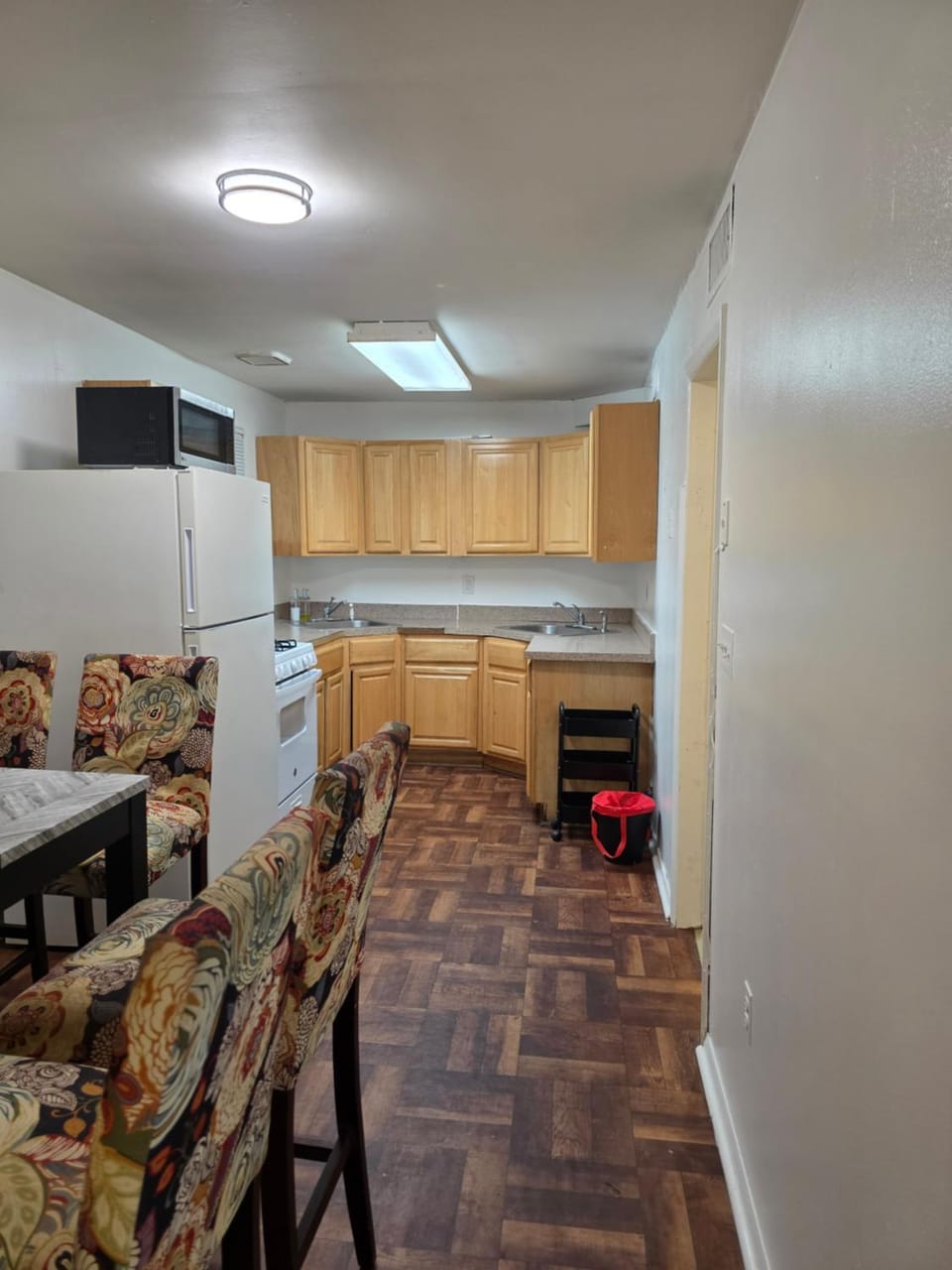 Kitchen or kitchenette, Dining area, oven, stove