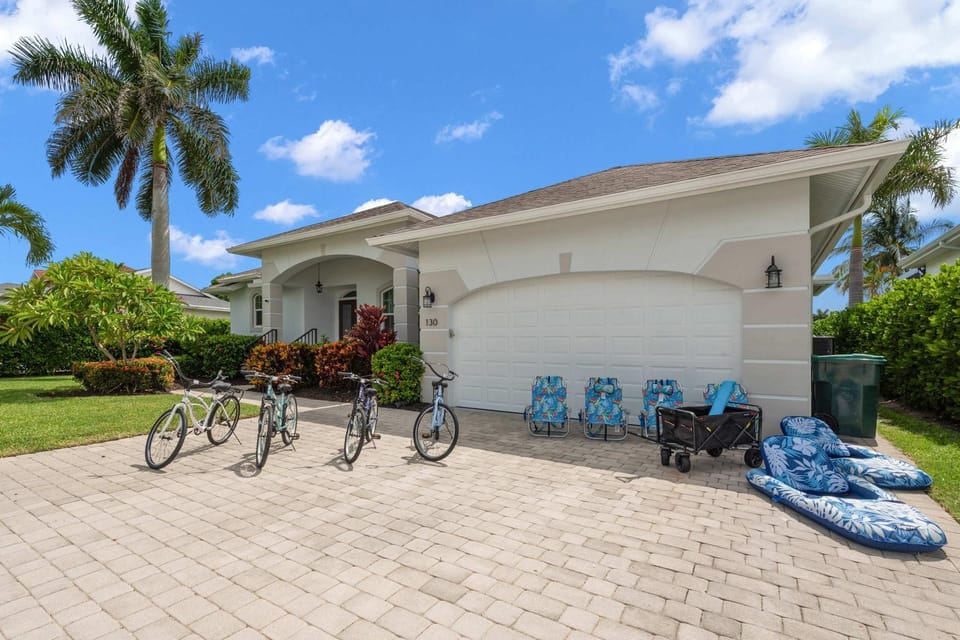 Palm Island Retreat - Private Pool - Bikes House in Marco Island
