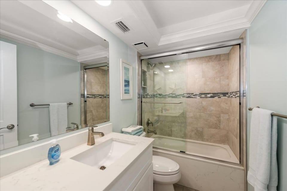 South Seas Tower 4 18th Floor King Suite 2-2 House in Marco Island
