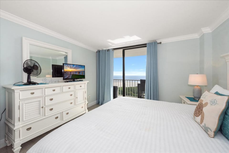 South Seas Tower 4 18th Floor King Suite 2-2 House in Marco Island