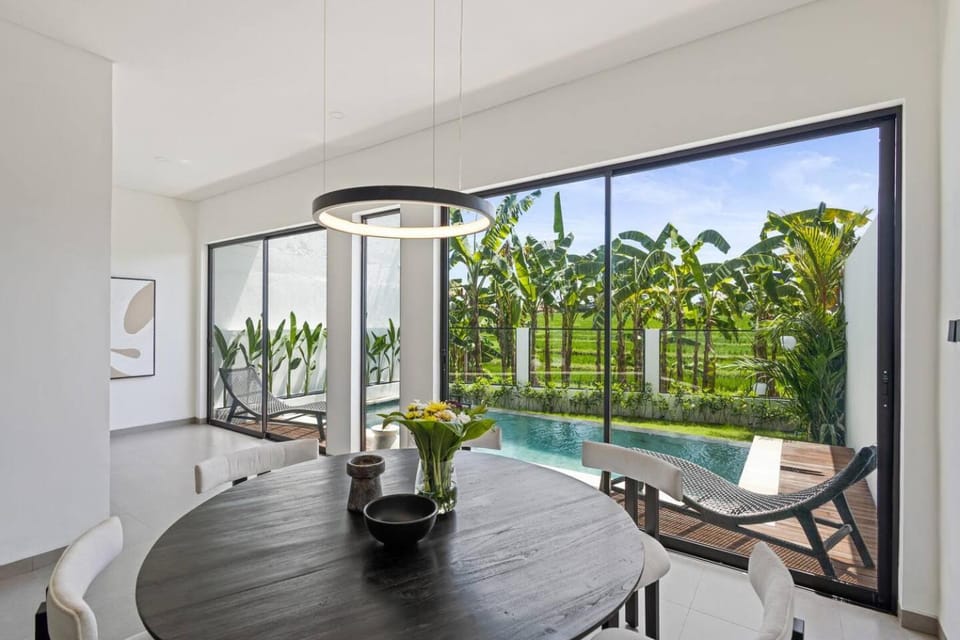 Berawa Escape, Rooftop Fire Pit, Pool Villa in North Kuta