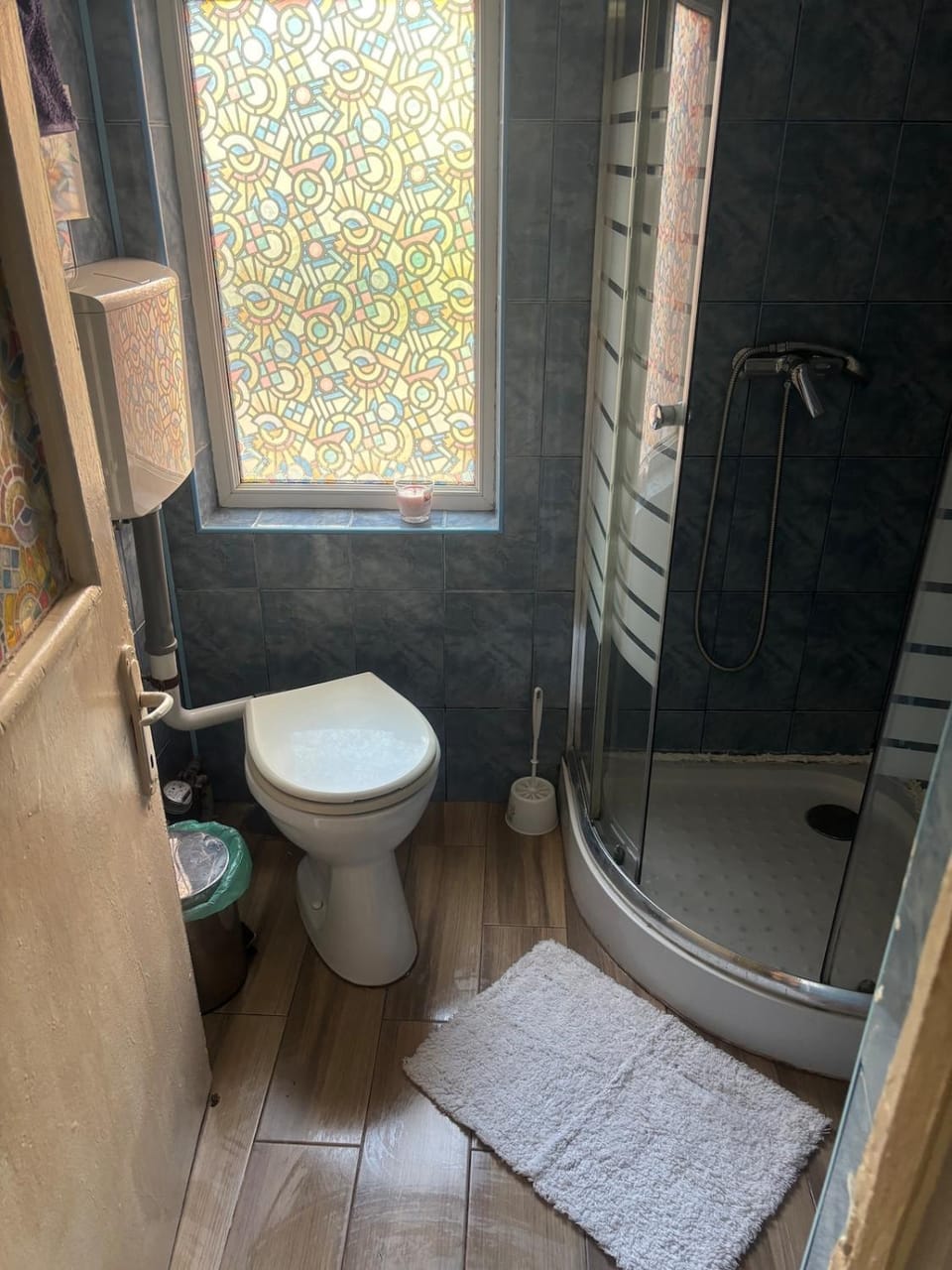Shower, Toilet, Bathroom, towels