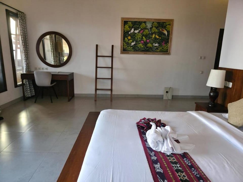 Brand New Classic 3BR Pool Villa Near Berawa Beach Villa in North Kuta