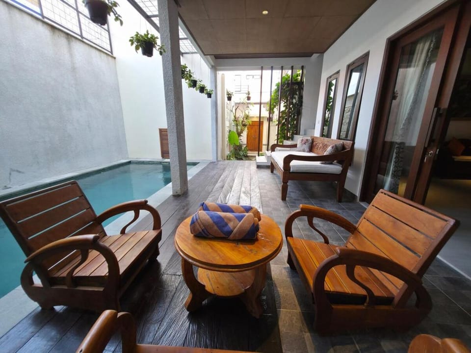 Brand New Classic 3BR Pool Villa Near Berawa Beach Villa in North Kuta