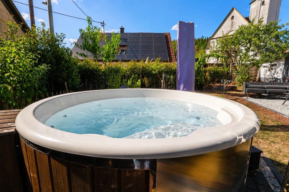 Hot Tub, Hot Tub