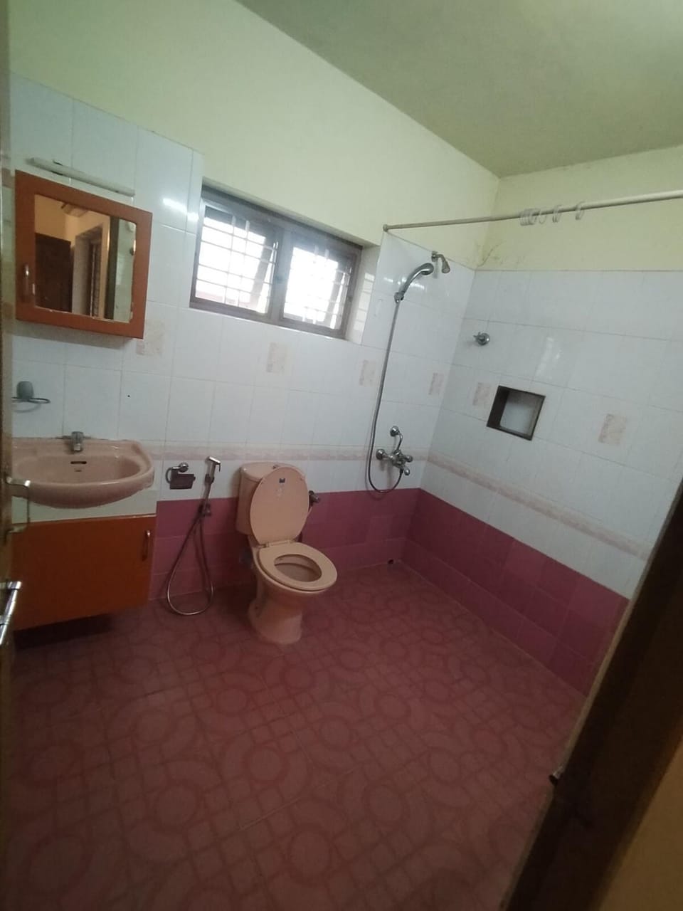 Fully Furnished 2 BHK Near Kaloor Stadium First Floor House in Kochi