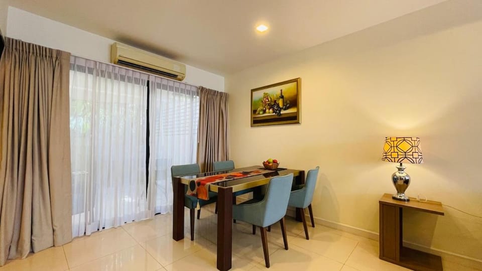 Dining area, air conditioner