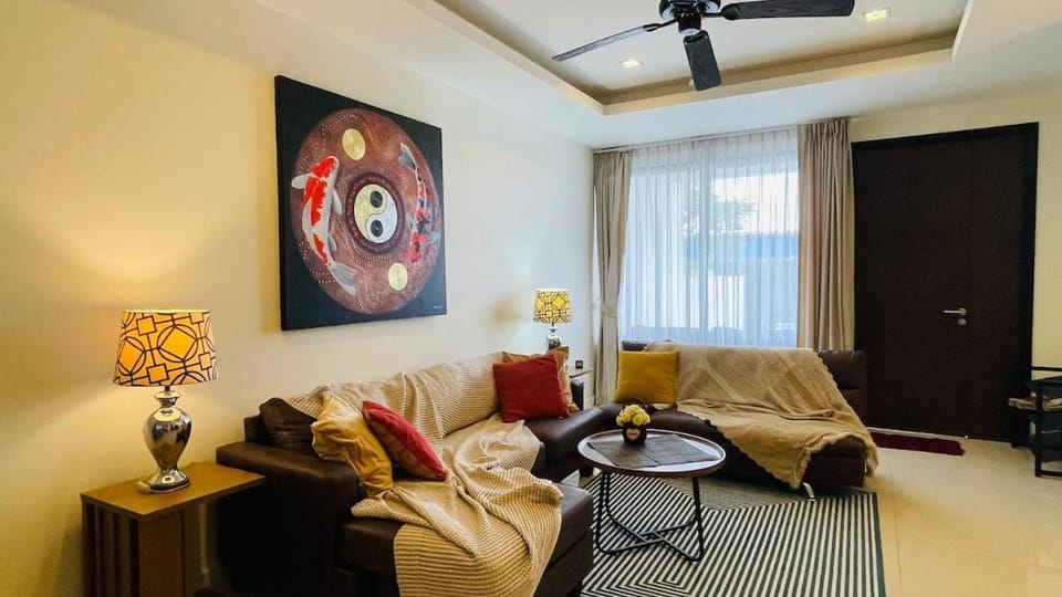 Living room, Seating area
