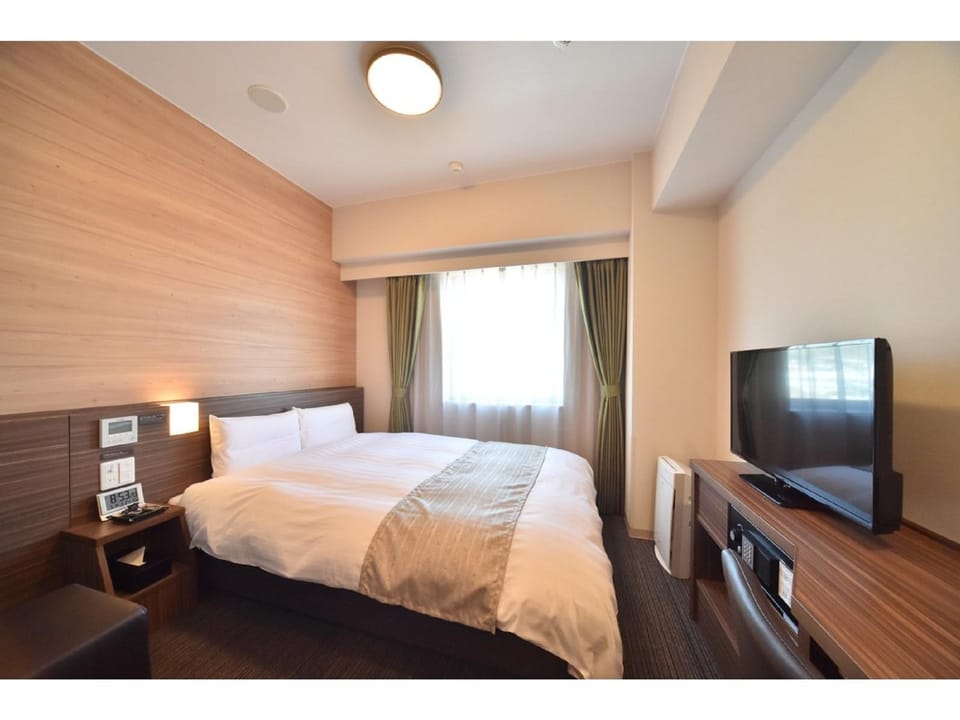 Day, Photo of the whole room, Bedroom