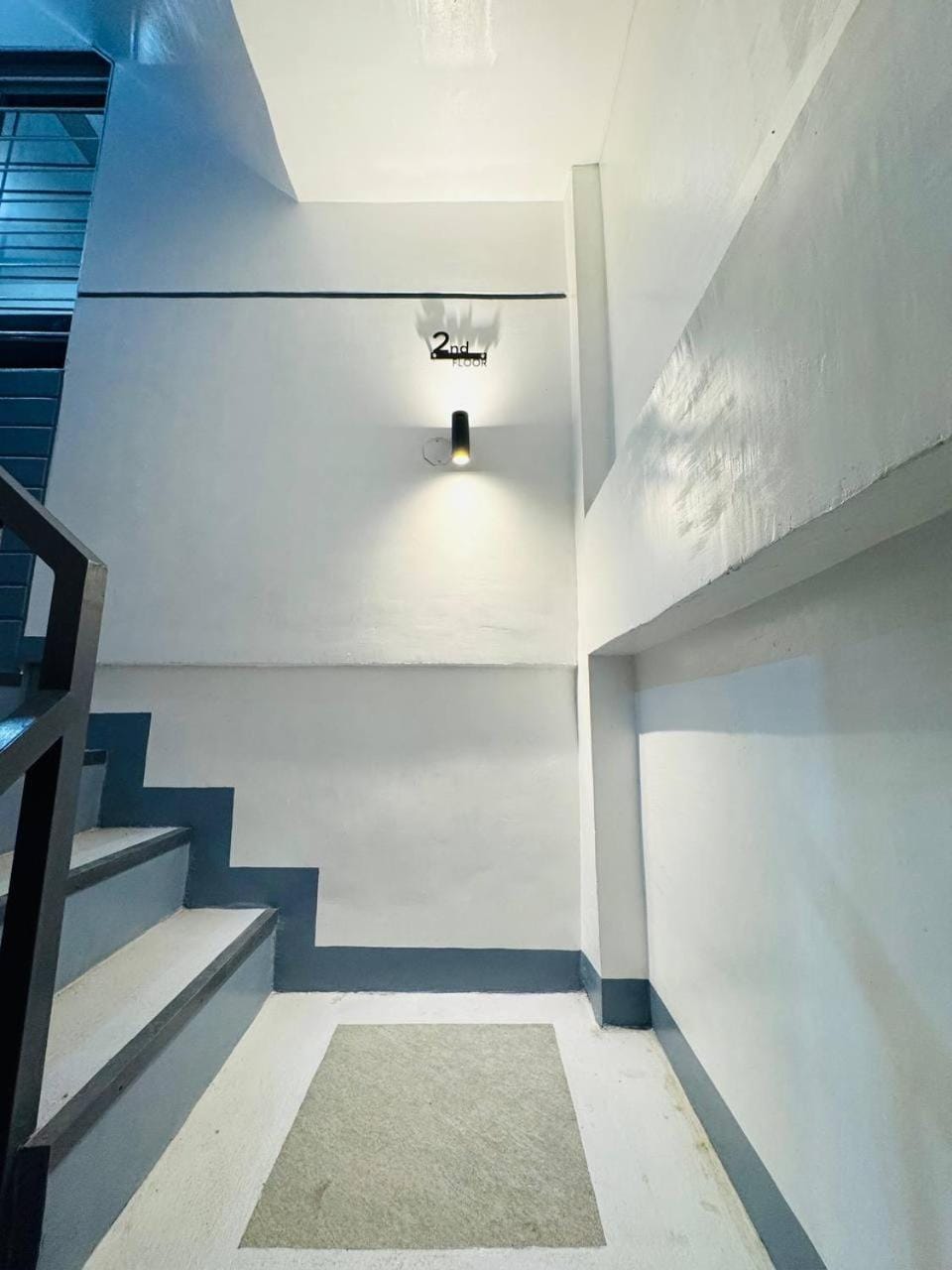FLM Apartelle Hostel in Paranaque