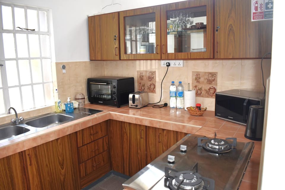 Beach, Bites & Bliss in the Heart of Pereybere Apartment in Grand Baie