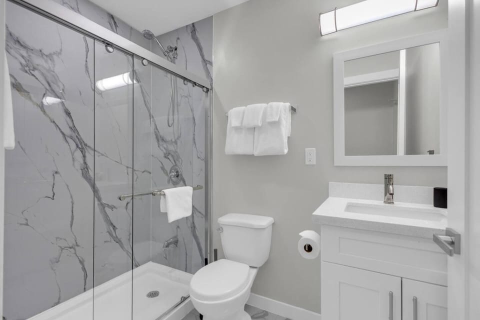 The Urban Nest Apartment in Oshawa